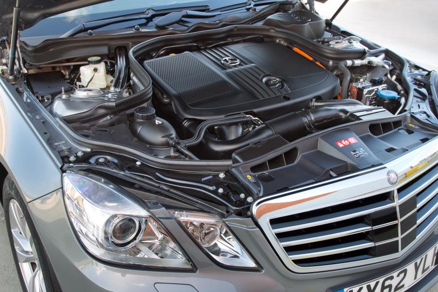  Mercedes-Benz E300 Hybrid Saloon 2012 года  (фото 4 из 58)